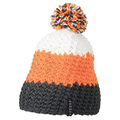 Crocheted Cap With Pompon 6571a3a26501b.jpg